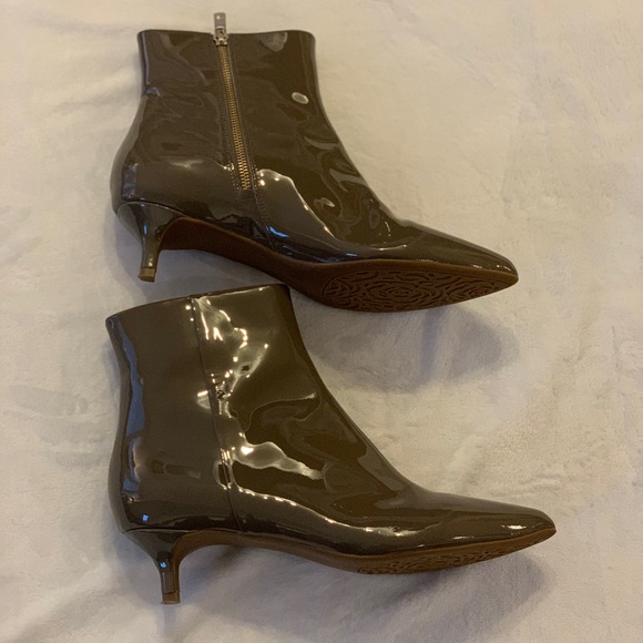 Taryn Rose Fig (Sage Green) Patent Leather Booties, Size 11! - Picture 4 of 8